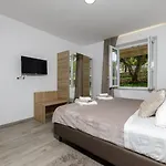 Apartments Mi&Ni