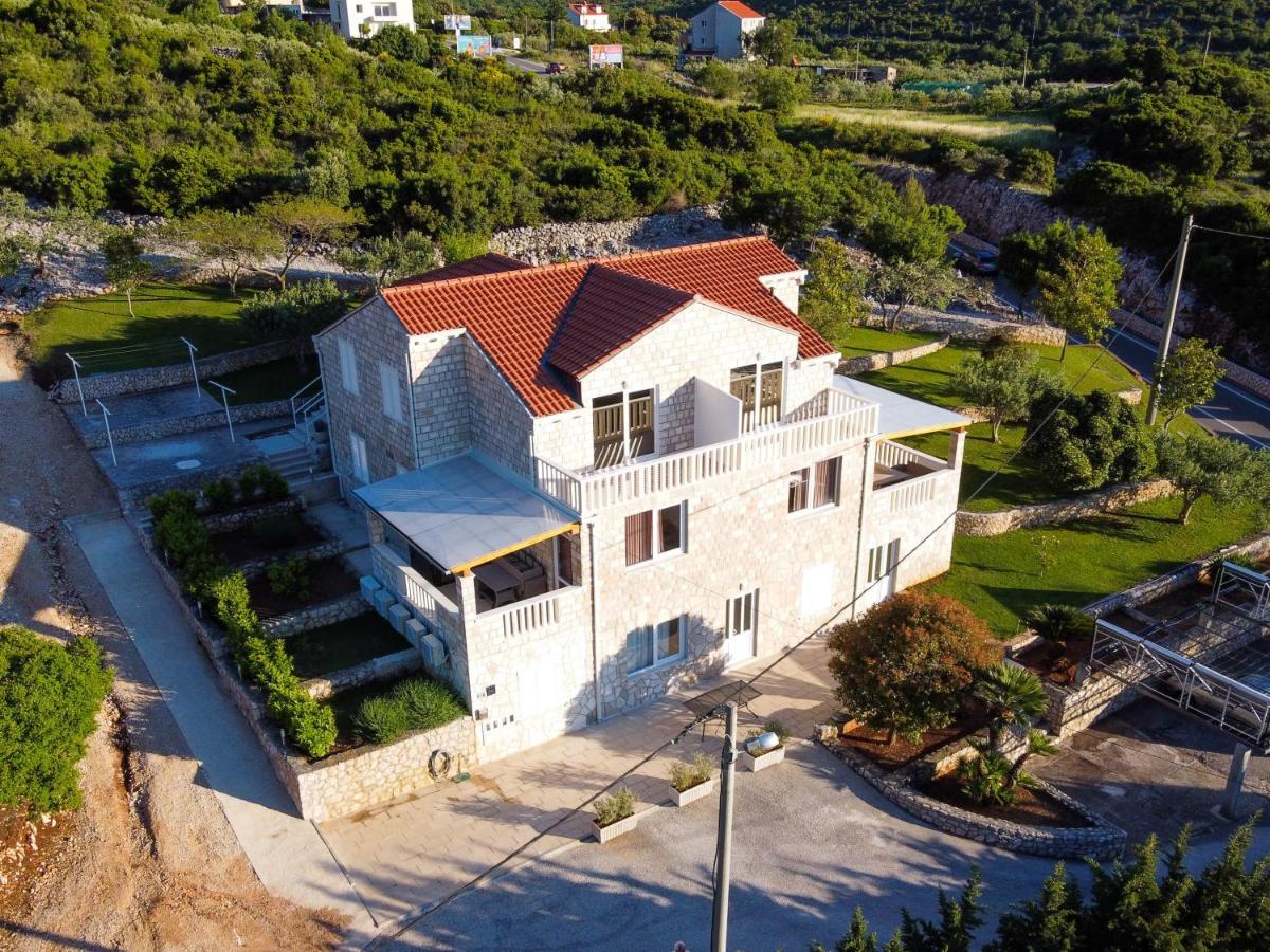 Mi&ni Cavtat